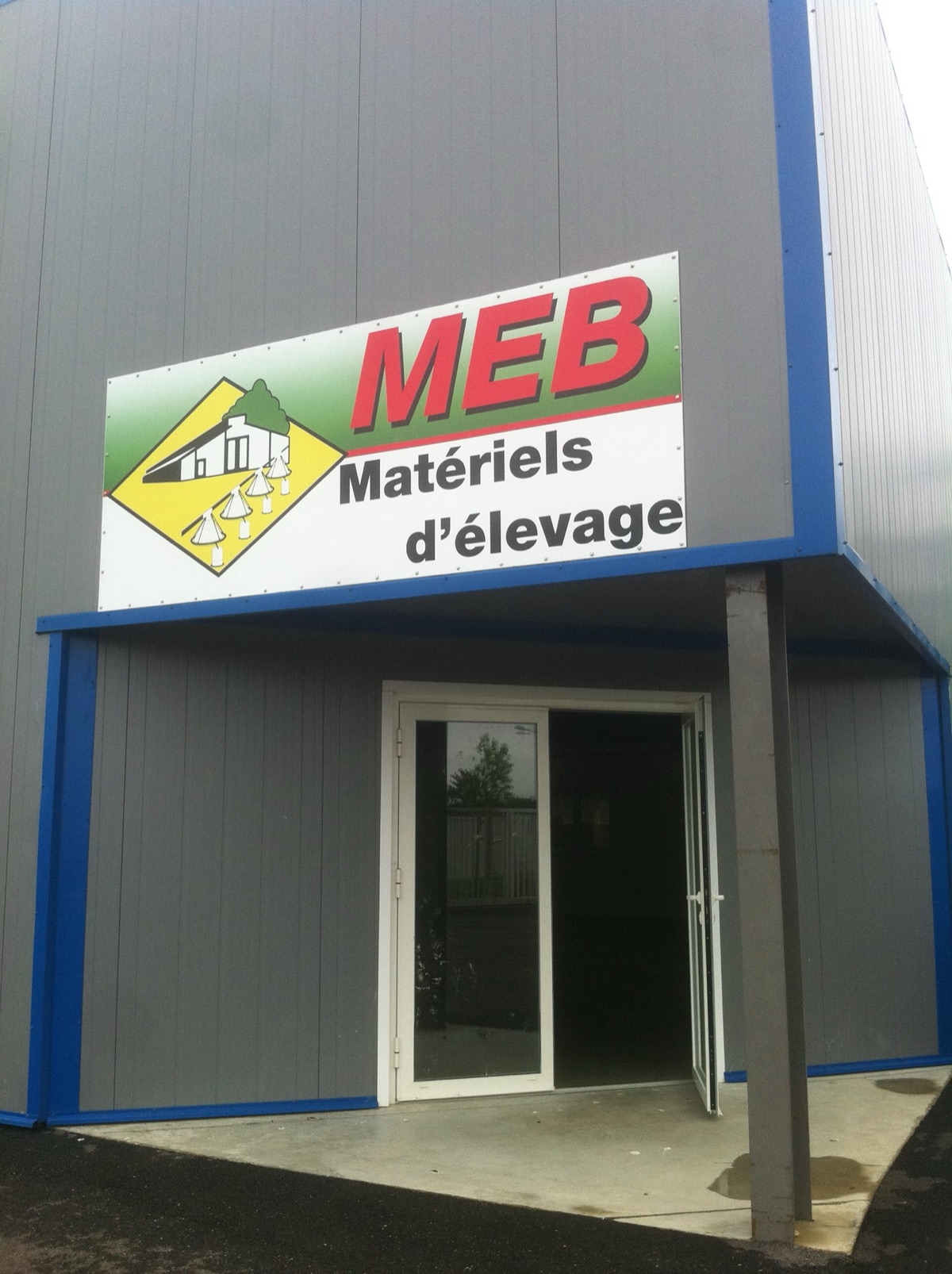 Bâtiment avicole équipé par MEB32 – équipement intérieur Sud-Ouest